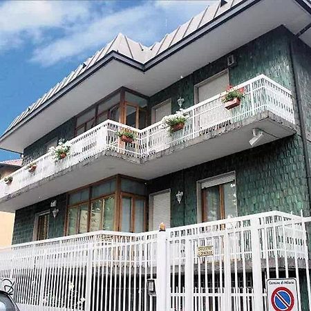 Villamelchiorre 1 Milán Exterior foto